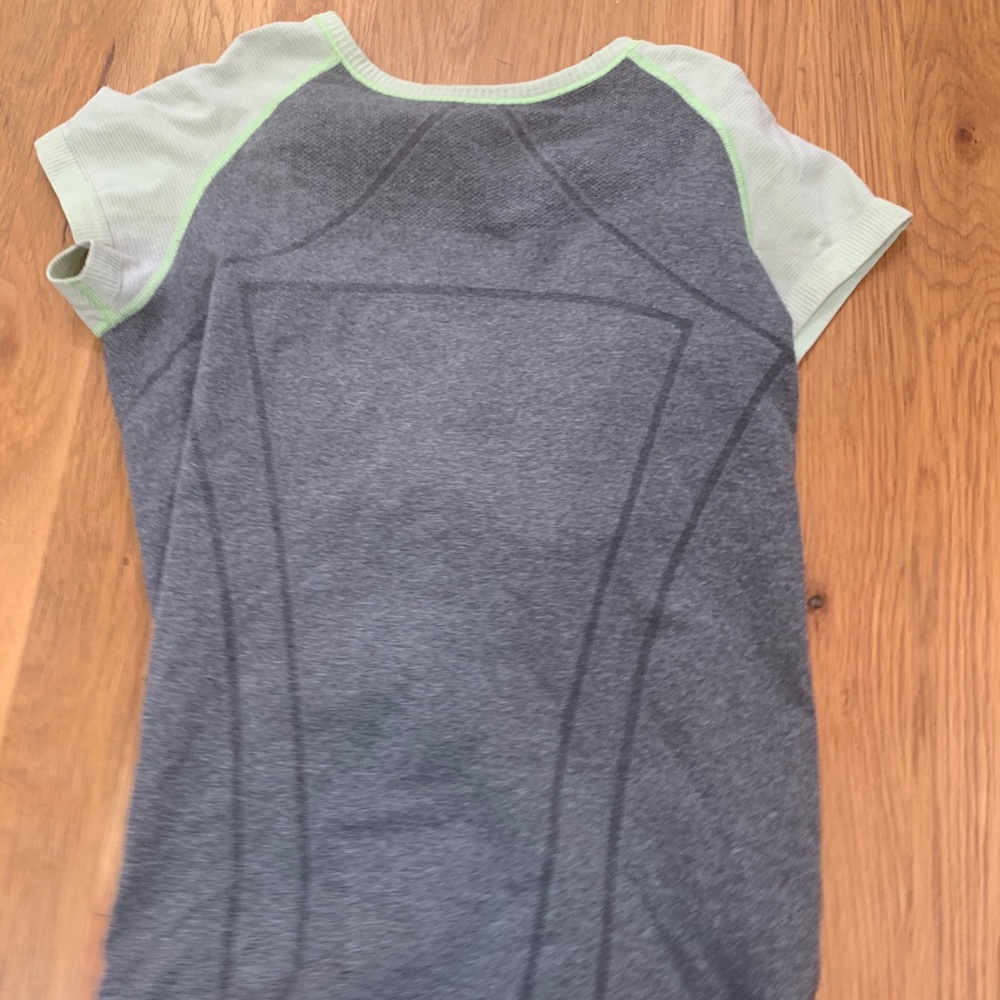 IVIVVA/LULULEMON KIDS FLY TECH GREEN-GRAY SHIRT 12